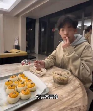 妈妈晒高二儿子吃宵夜，女网友眼睛看直了