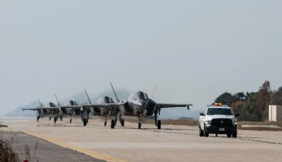驻日美军F-35B抵韩参加联合演习 朝鲜严正警告