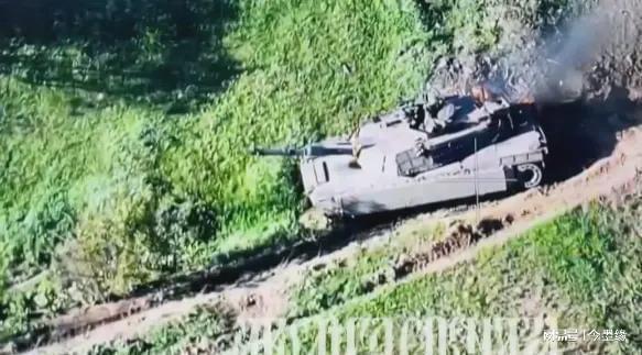 俄军T-72一炮击毁美军M1A1坦克 战场霸主陨落