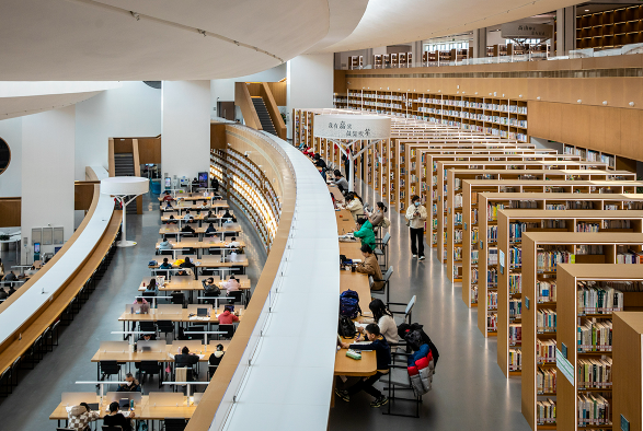 书店、图书馆、地铁、游船……在武汉,步行12分钟就可邂逅“城市书房”