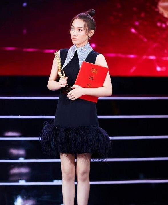 竟然是她！闫妮女儿竟是“他”，出道多年不拼妈，演技获赞无数