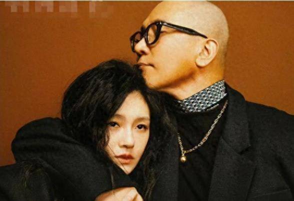 大S终于认清现实！光头收入太低被嫌弃，再提两个条件示好汪小菲，时隔一年推着婴儿车现身台北