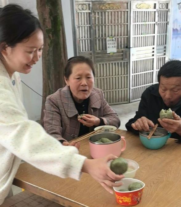 村支书清明给270位返乡游子备家乡饭 一顿特别的“团圆饭”