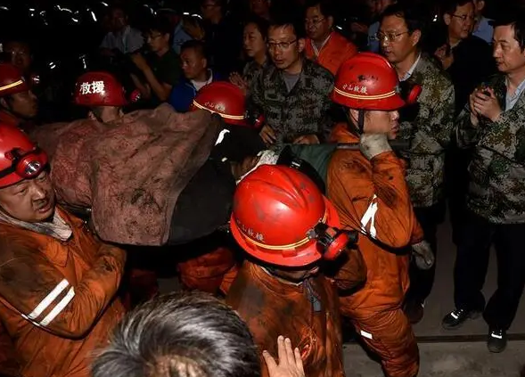 山西一煤矿发生顶板冒落事故：4人被困3人获救 现场救援有序开展中