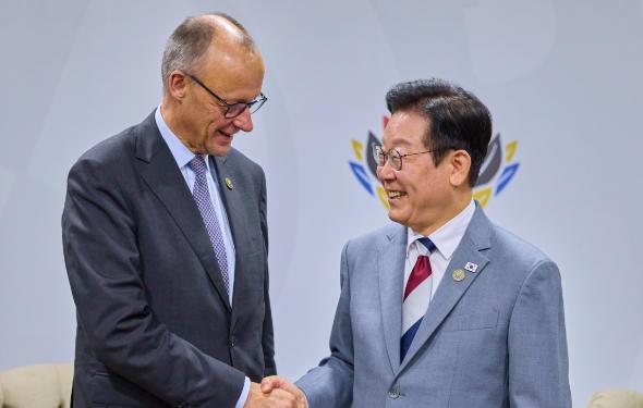 默茨会晤李在明：要制定对华战略，想听听韩国看法