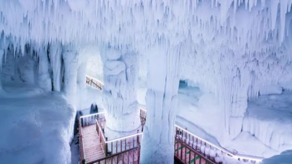 Yunqiu White: A Winter Fairytale Hidden Inside Autumn
