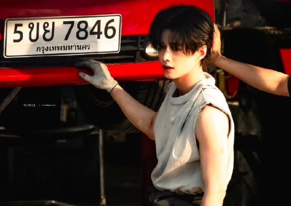 何与从横店骑行480公里到南京 演员与角色的双向奔赴