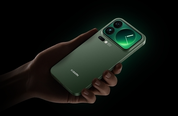 AI扭曲全球市场 云厂商溢价60%抢存储