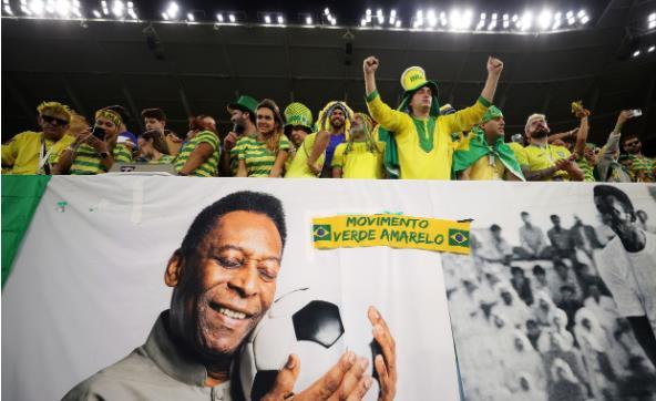 巴西队赛后集体为球王贝利祈福 巴西队跳舞庆祝胜利嘉宾称不尊重韩国