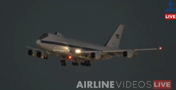 美军“末日飞机”现身洛杉矶 引发网络热议