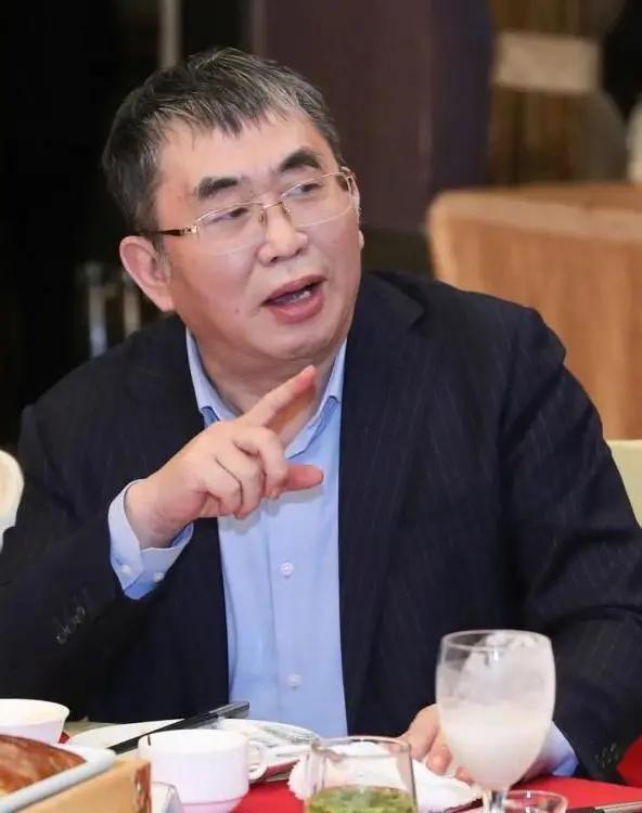 棋圣酒事：早年人送绰号“四斤哥” 国足出线开孤品茅台被骗走酒瓶