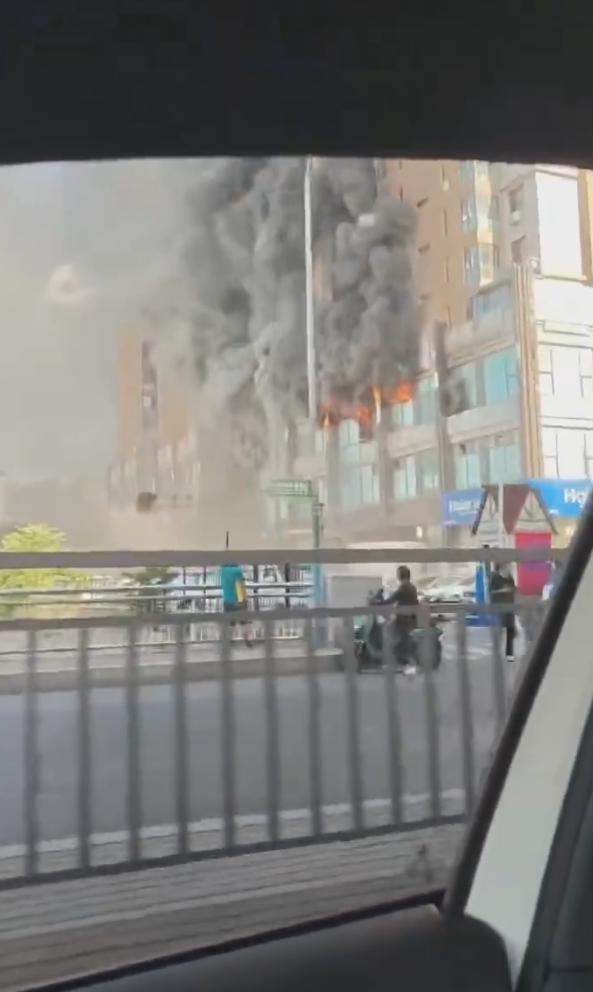 大連一臨街底商突發(fā)火情無人傷亡