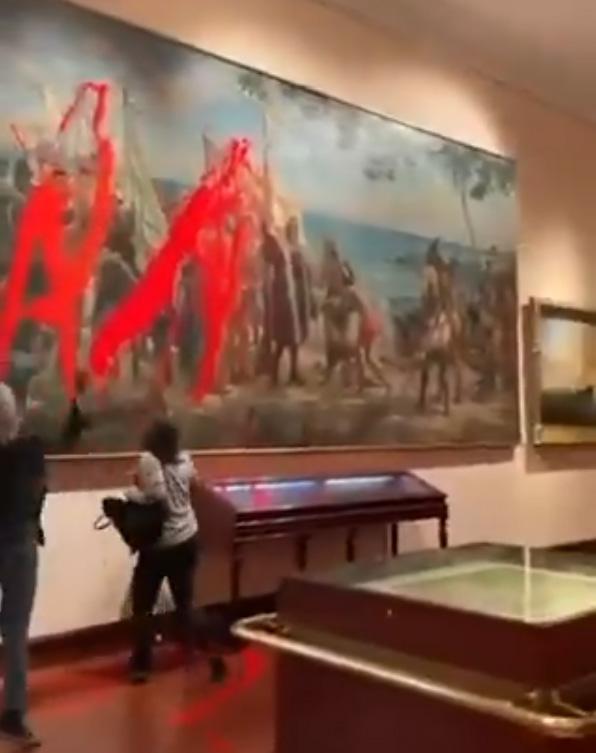 西班牙博物馆哥伦布画像被泼红漆