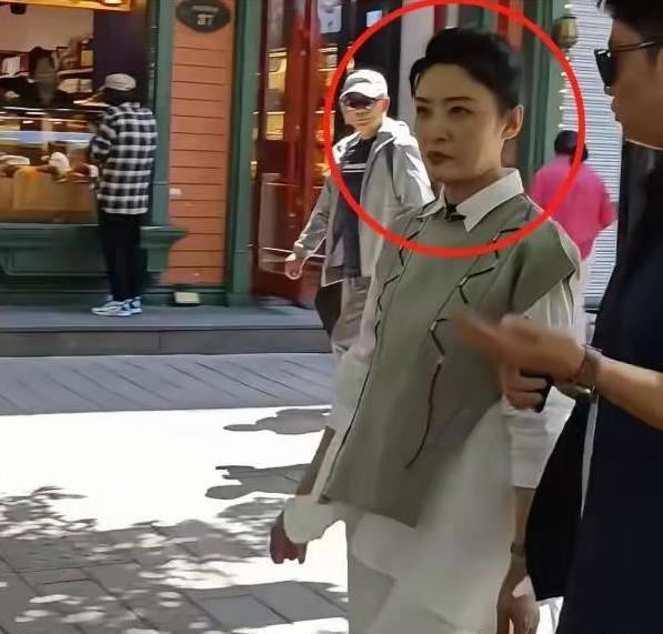 周涛告别央视内幕：第一段婚姻心酸收场，二婚翻盘，幸福了吗？