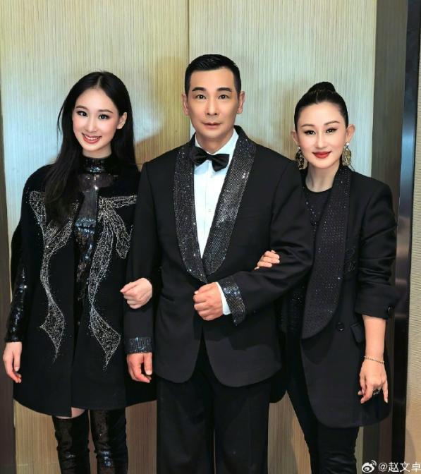 赵文卓和女儿同台走秀 感动瞬间泪目