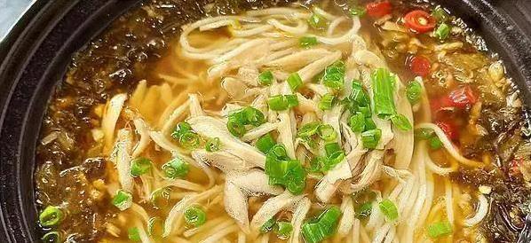 酸汤米粉超简单做法，10分钟出锅，酸辣开胃早餐全家抢着吃