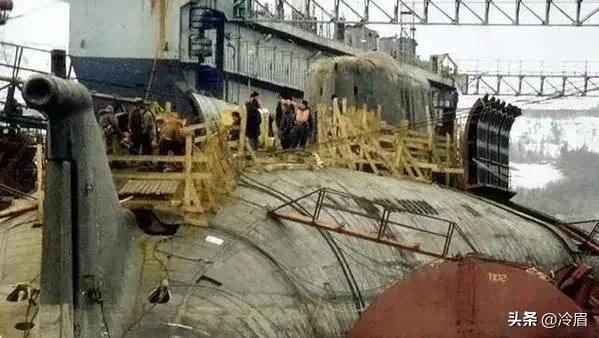 发生两起空难,分别是马来西亚航空公司mh17航班在乌克兰东部被击落