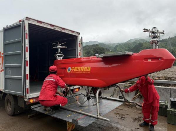 深圳试验无人机从高楼取水 破解高楼救火难题