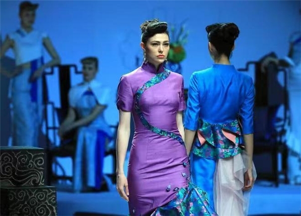  各国世界小姐齐聚济源，用中国旗袍书写黄河文化