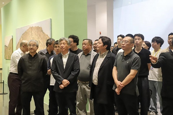 画布之上,看见土地与人:张路江油画展在浦城美术馆/范迪安美术馆开幕