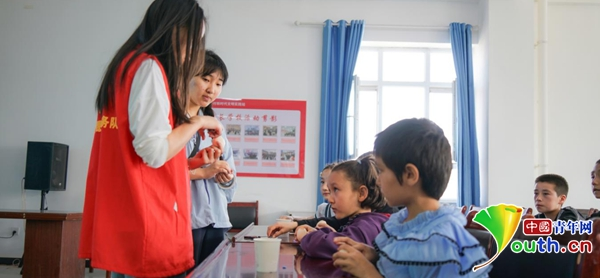 喀什大学志愿者深入乡村开展科技志愿服务