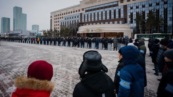 哈萨克斯坦结束紧急状态 各地恢复秩序