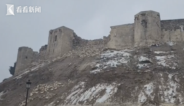 土耳其千年古堡地震中倒塌 罗马时期被作为瞭望塔使用