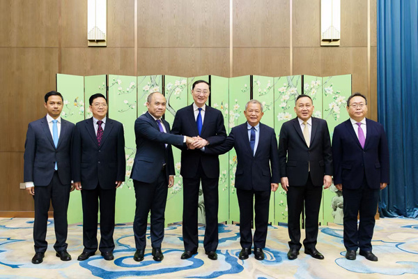 中国持续斡旋，柬泰重申停火