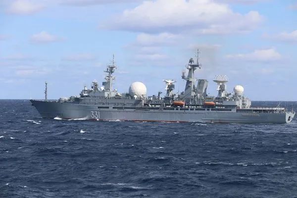 中俄海军首次海上联合巡航结束 有效提升行动能力