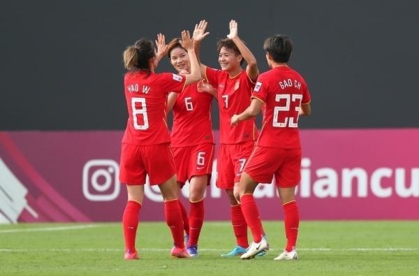 中国女足7-0伊朗 王霜梅开二度