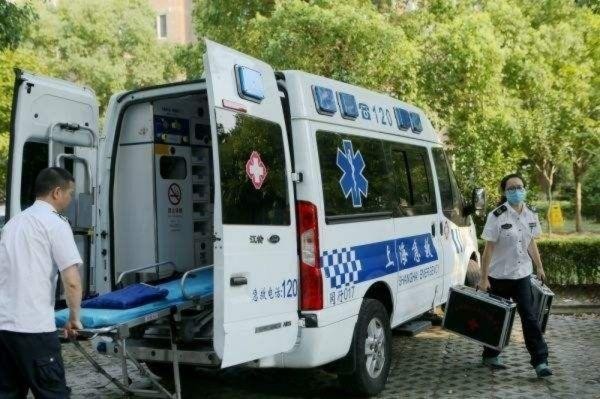 上海病患求助遭拒:除颤仪能否外借