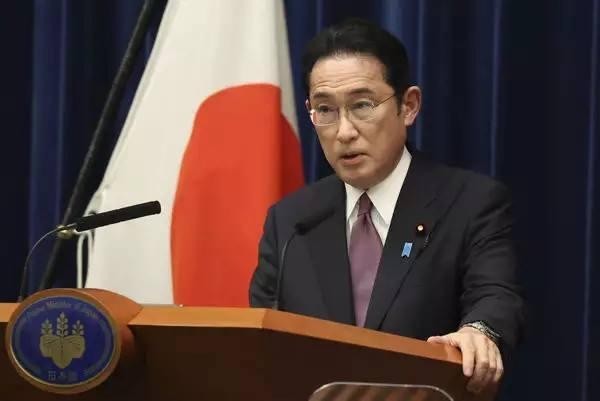 日本首相公布对俄新制裁