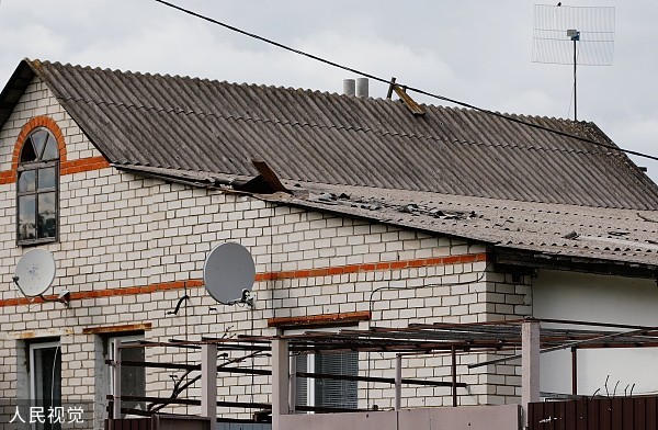 俄边境村庄遭炮击 近60间房屋受损