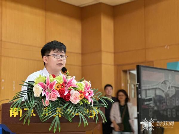 奶奶将50万捐赠孙子母校 校方表示这笔捐款将会奖励那些品学兼优又有孝心的学子