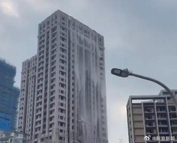 台湾一豪宅顶楼游泳池变瀑布画面相当惊人