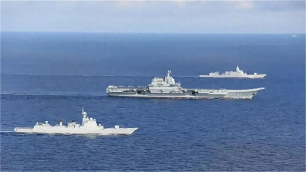 官方首次披露辽宁舰对抗山东舰细节,双航母编队"红蓝对决"