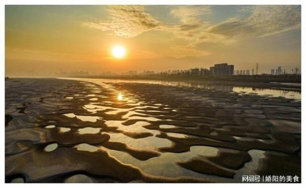 枯水期湖北可从长江底走到湖南？假的 洞庭湖生态危机引发关注