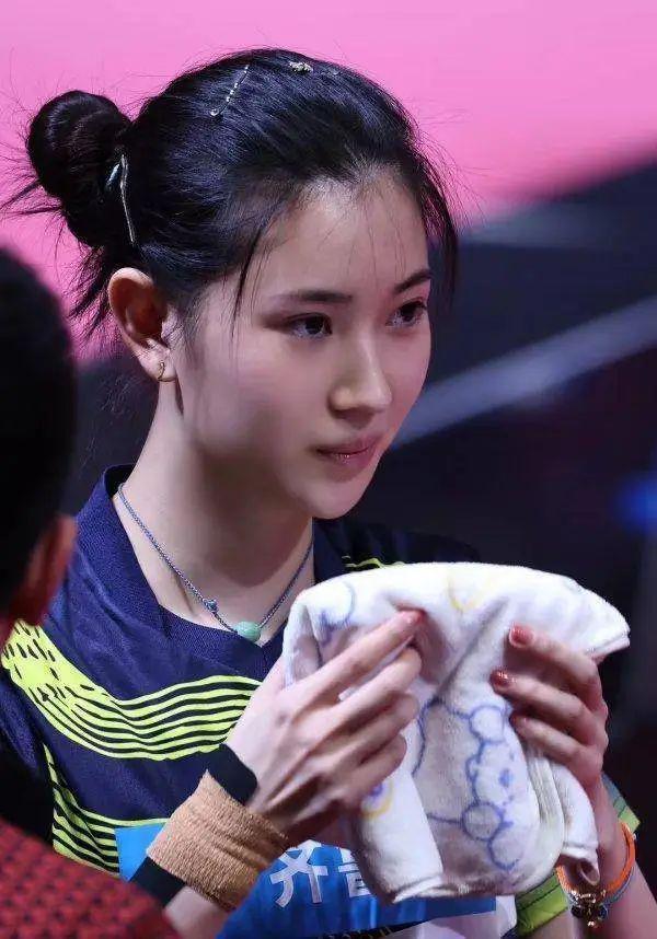 乒乓球界的刘亦菲！国乒第一好意思女王添艺：颜值不是球场通行证 11年陪练建树战略核武