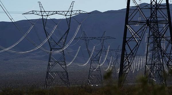 馬斯克稱中國發(fā)電量像火箭升空美國卻躺平了 AI發(fā)展遇電力瓶頸