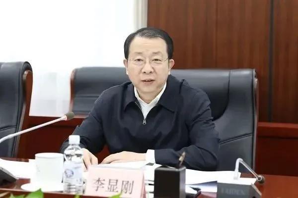 副部級(jí)官員被留置前一晚仍在私人會(huì)所大吃大喝