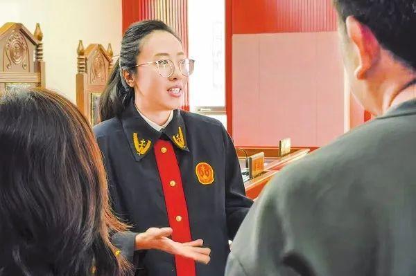 兄妹六年不來往 竟在法庭相擁而泣 手足情深終和解
