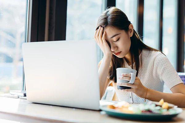 吃完饭就想睡觉？可能是5种疾病的信号