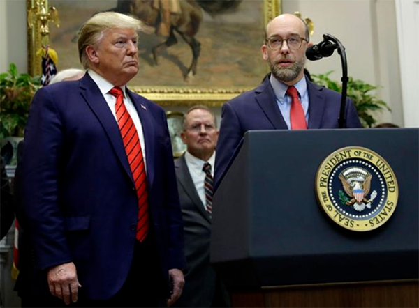 特朗普开始史上首次政府停摆大裁员,雇员联合会怒告上法院 大规模裁员引发争议