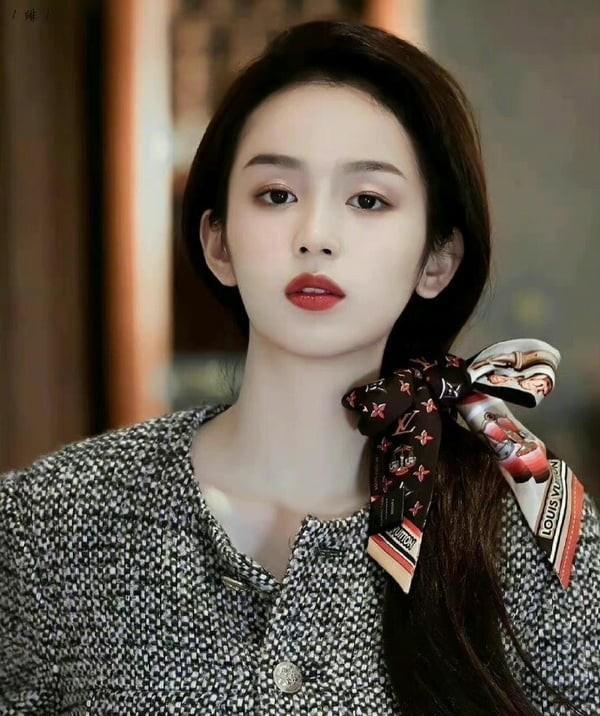 迪丽热巴大女主排面 天生贵气千金首选