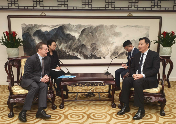中东问题特使翟隽会见法国驻华大使白玉堂