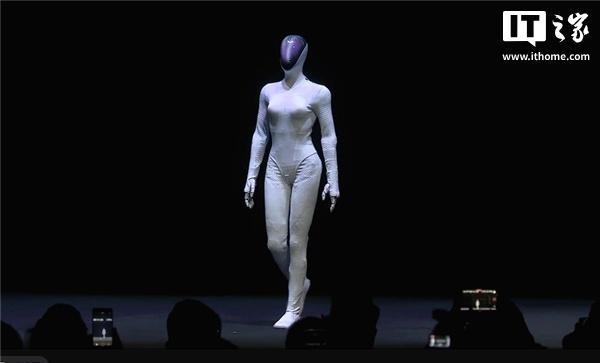 马斯克评价小鹏人形机器人身材不错 看好特斯拉与中国主导市场