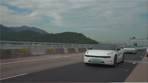 绿牌车组队体验粤车南下 车队畅行香港市区