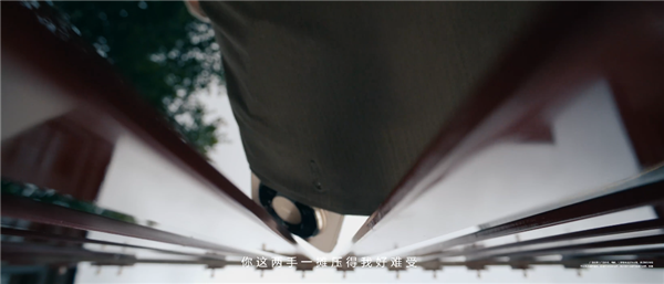 华为 Mate 80 Pro Max 手机官宣搭载全金属玄武架构 防护性能大幅提升