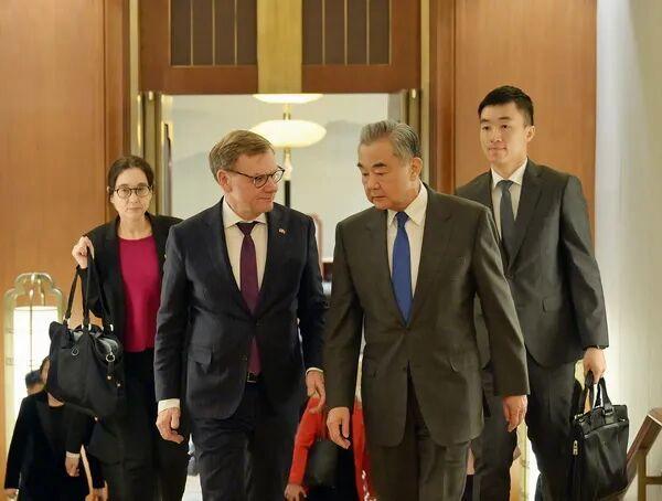 王毅:日本仍未彻底反省侵略历史 中德会谈聚焦合作与责任