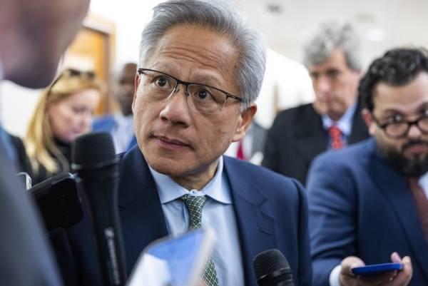 H200放行背后是美國技術(shù)封鎖的潰敗嗎 芯片墻首次松動